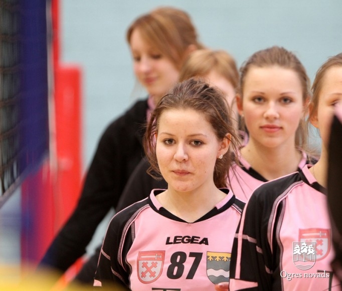 Ogres VT volejbolistes uzvar Skolēnu sporta spēlēs