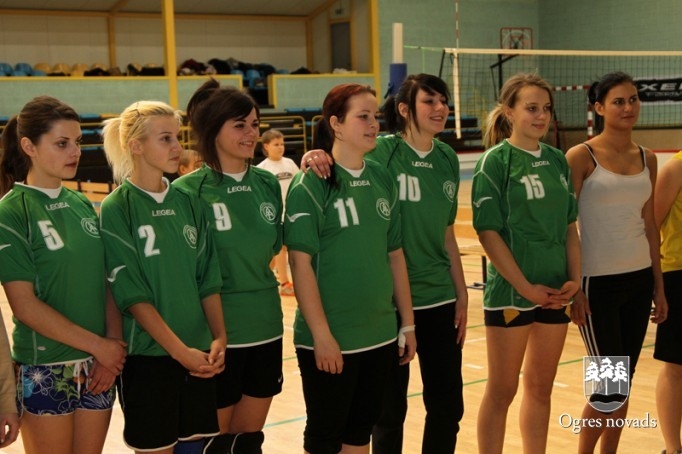 Ogres VT volejbolistes uzvar Skolēnu sporta spēlēs
