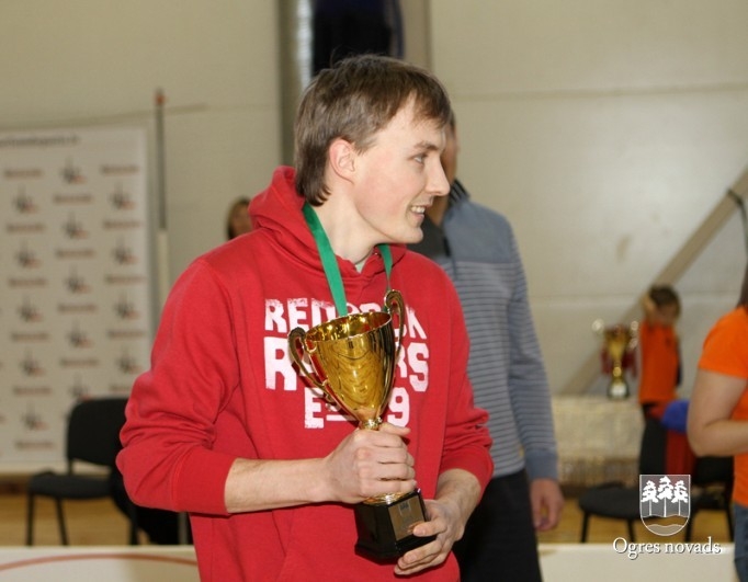 Noslēdzies novada čempionāts florbolā