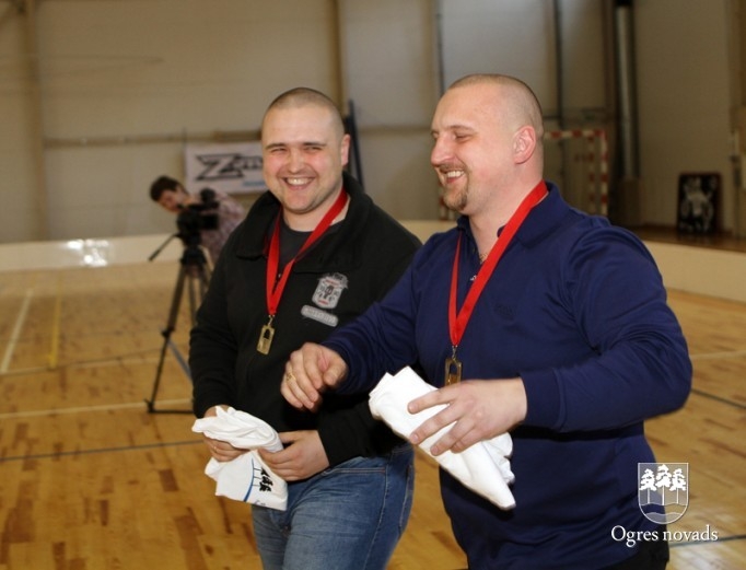 Noslēdzies novada čempionāts florbolā