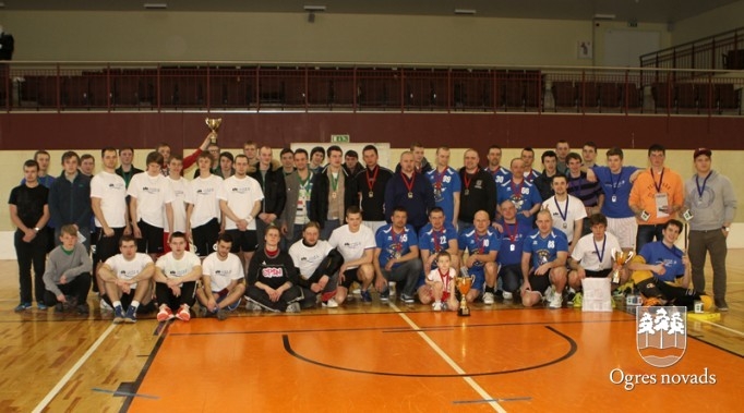 Noslēdzies novada čempionāts florbolā