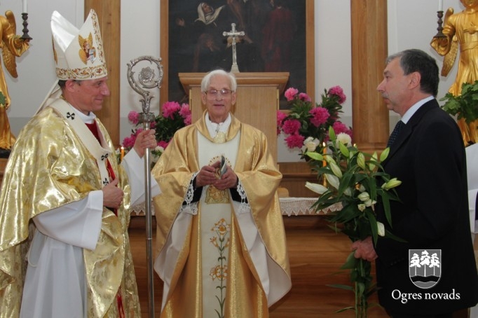 Rīgas arhibīskapa - metropolīta Zbigņeva  Stankeviča  vizitācija Suntažu Romas katoļu draudzē