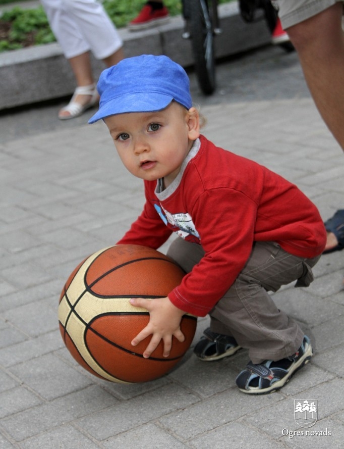 Ogres sporta svētki Brīvības ielā 2011. gadā