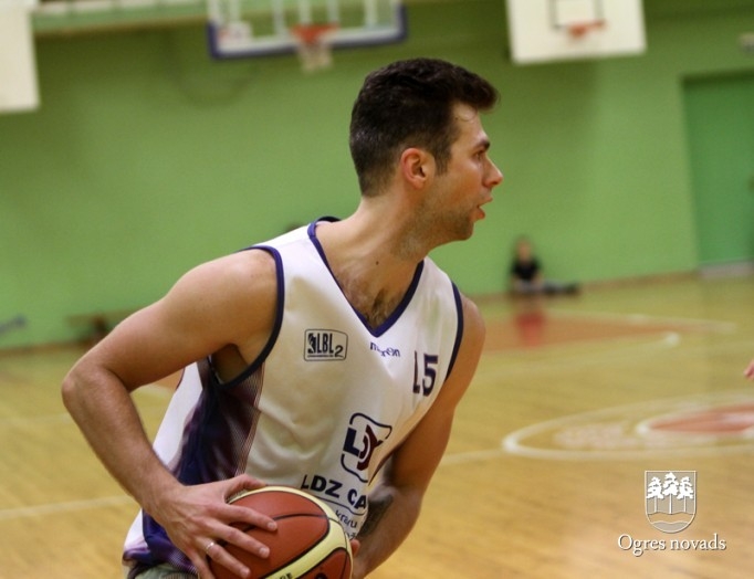"Ogres BS" saglabā līderes pozīciju