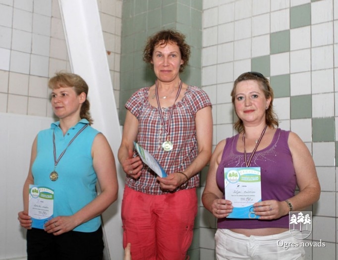 Noskaidroti novada ātrākie peldētāji