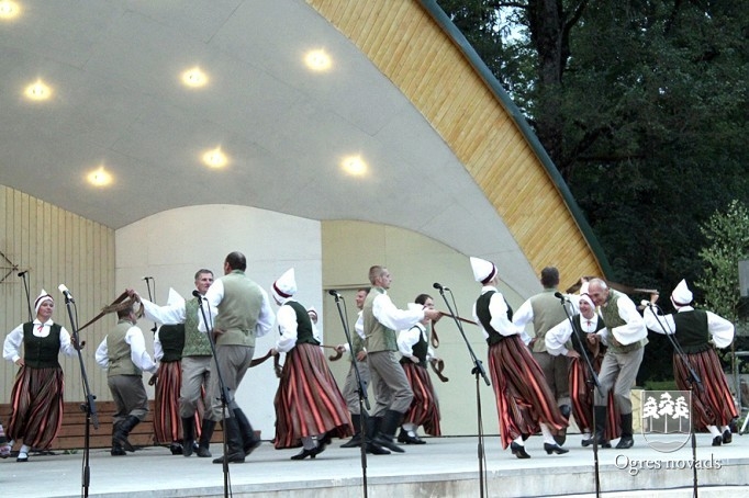 Svētki dziesmai, dejai, estrādei Suntažos