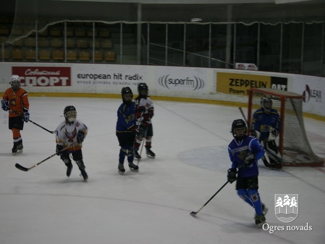 "Ogre Juniors" visjaunākie hokejisti - starp Latvijas čempionāta līderiem