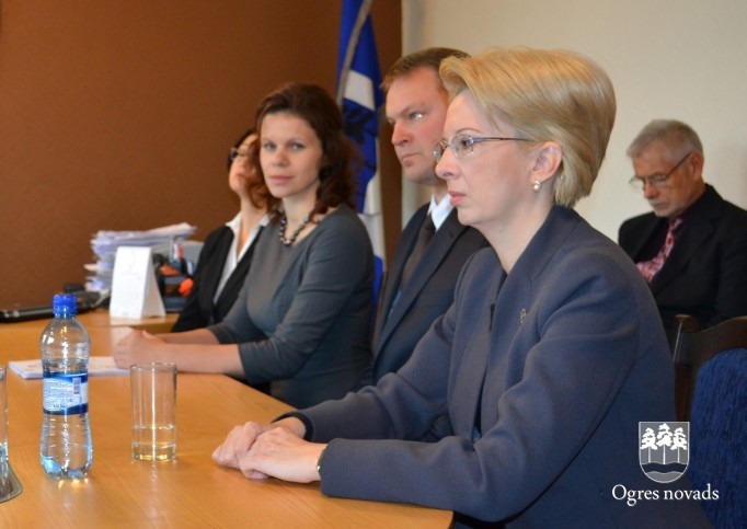 Saeimas priekšsēdētāja Ināra Mūrniece apmeklē Ogri