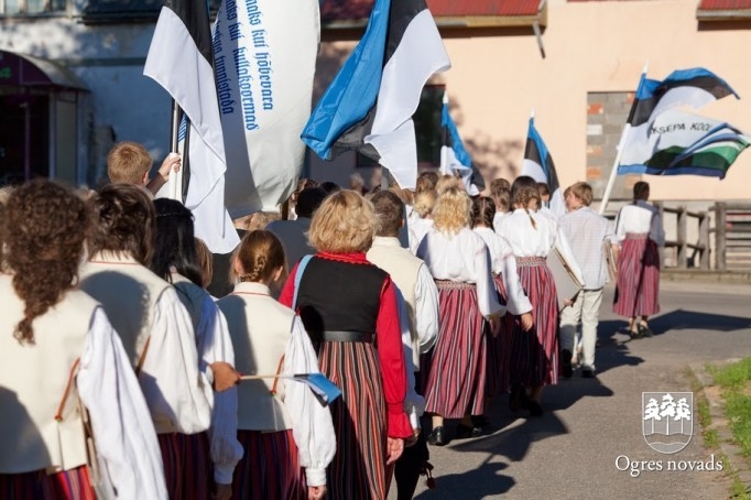 Projekts "Dziedošie kaimiņi'' noslēdzas ar grandioziem Dziesmu svētkiem