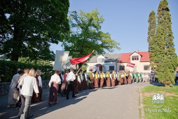 Projekts "Dziedošie kaimiņi'' noslēdzas ar grandioziem Dziesmu svētkiem