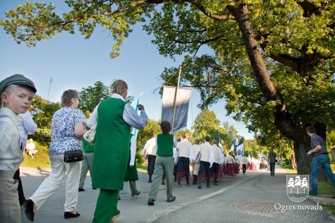 Projekts "Dziedošie kaimiņi'' noslēdzas ar grandioziem Dziesmu svētkiem