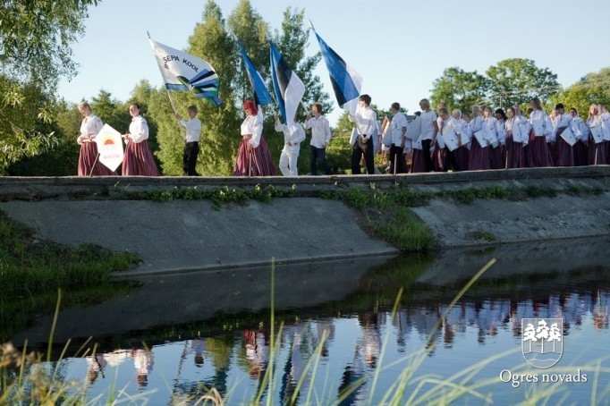 Projekts "Dziedošie kaimiņi'' noslēdzas ar grandioziem Dziesmu svētkiem