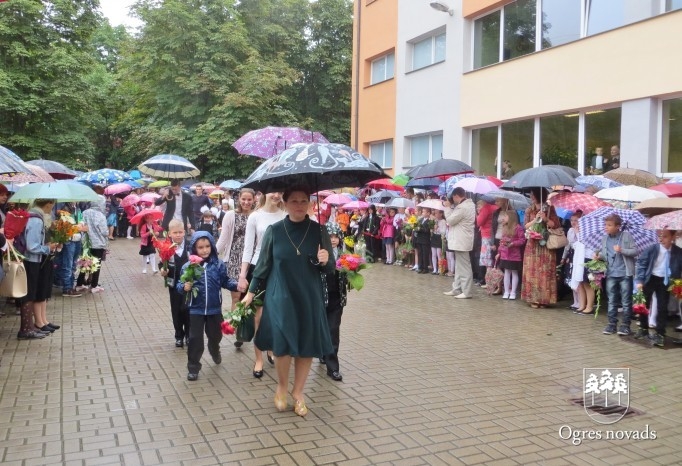 Novada lielākajās skolās mācības sākušās