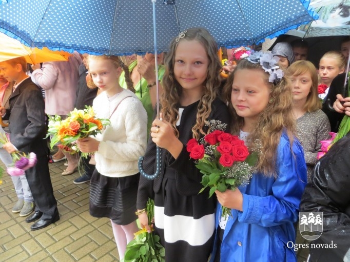 Novada lielākajās skolās mācības sākušās