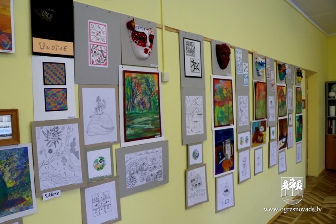 Skola, kurā uzmirdz pa kādai spožai zvaigznītei