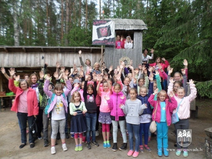 Skola, kurā uzmirdz pa kādai spožai zvaigznītei