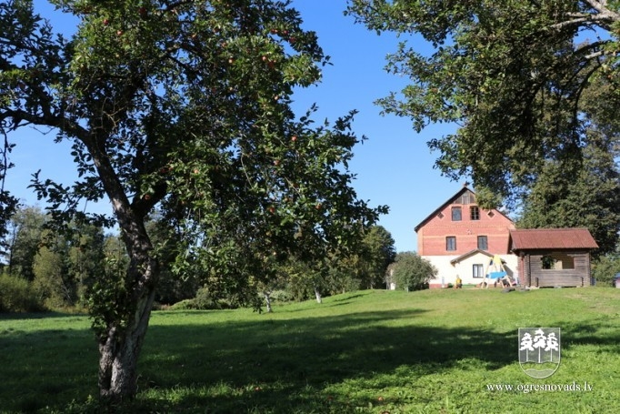 Jaudīgs starts Krapes skolai UNIVERSUM (25.09.2020.)