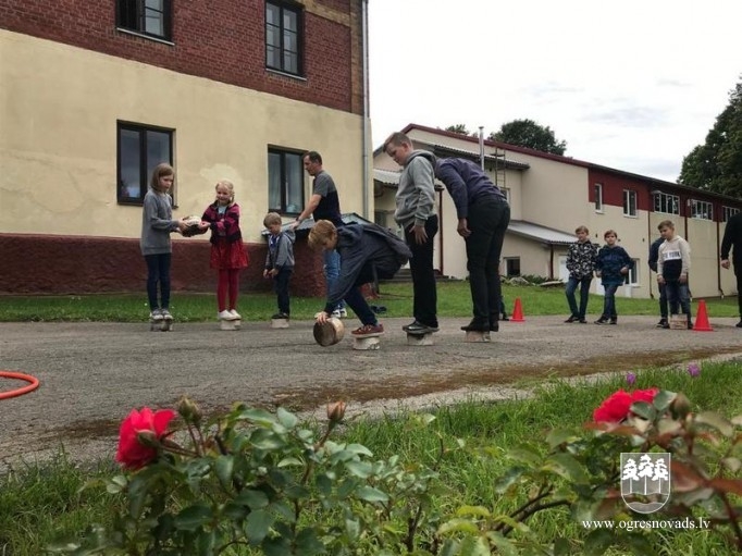 Jaudīgs starts Krapes skolai UNIVERSUM (25.09.2020.)