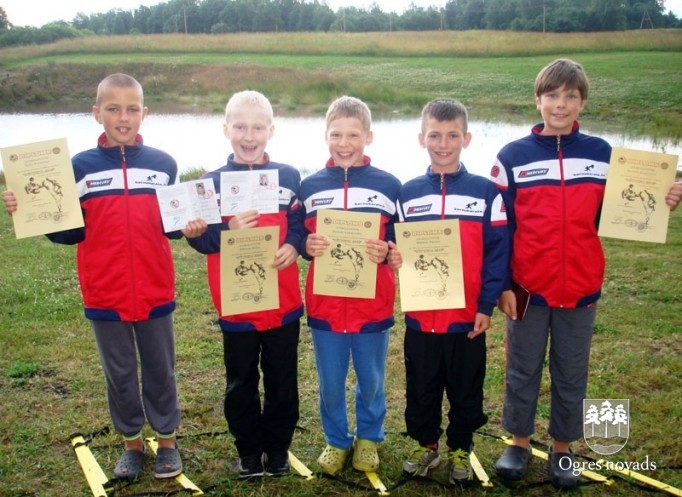 "KARATE SEN-E" sportistiem zelts un divi sudrabi Latvijas čempionātā