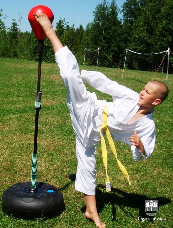 "KARATE SEN-E" sportistiem zelts un divi sudrabi Latvijas čempionātā