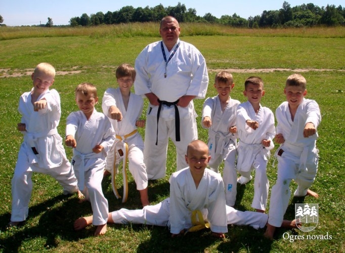 "KARATE SEN-E" sportistiem zelts un divi sudrabi Latvijas čempionātā