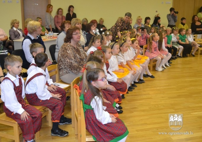 Ogres novada bērnu dārzi piedalās sadziedāšanās svētkos “Kopā jautrāk!”