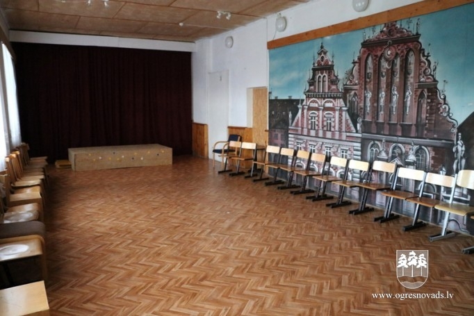 Krapes skola turpina sniegt pilnvērtīgas zināšanas skolēniem