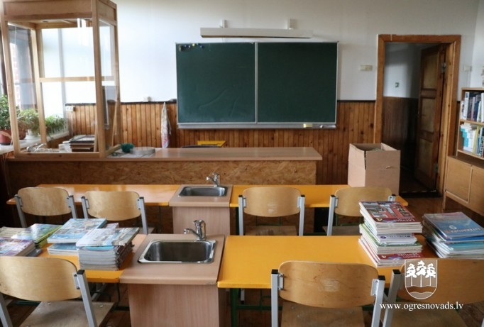 Krapes skola turpina sniegt pilnvērtīgas zināšanas skolēniem