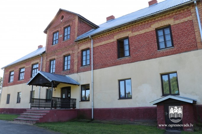 Jaudīgs starts Krapes skolai UNIVERSUM (25.09.2020.)