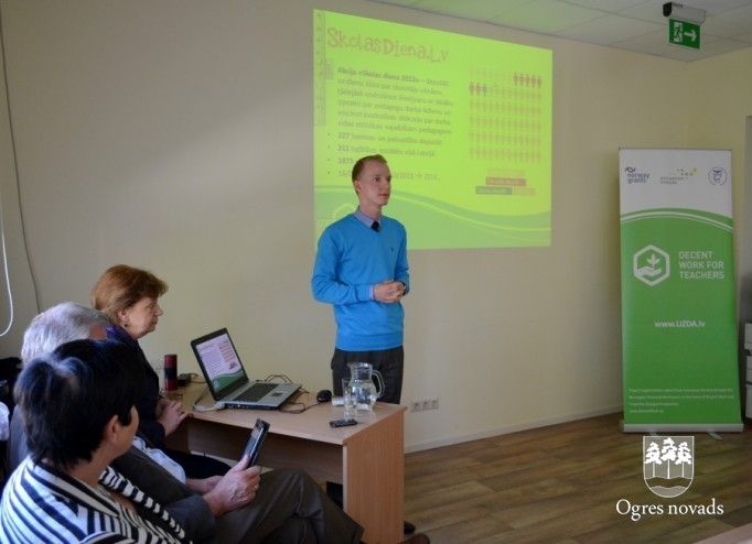 Ogrē diskutē par cienīga darba apstākļiem pedagogiem