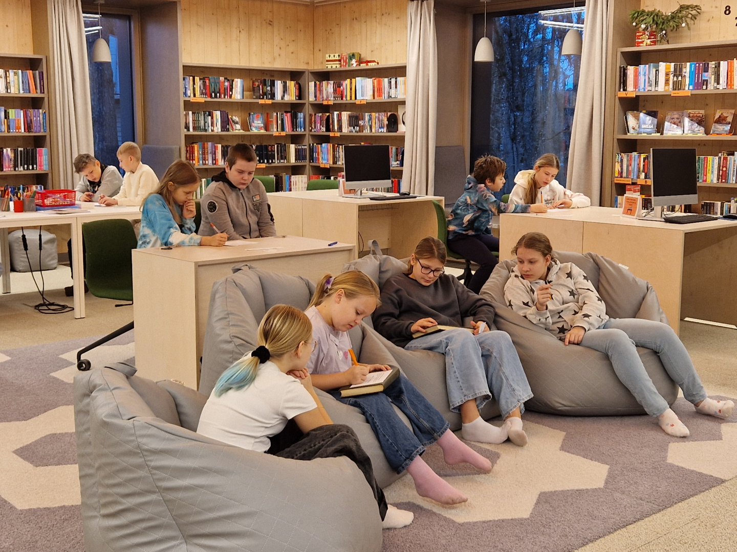 Ogres Centrālā bibliotēka īsteno lasīšanas veicināšanas programmu "Lasītrosme", kurā iesaistīties tika aicinātas visas Ogres novada izglītības iestādes, kā arī publiskās un skolu bibliotēkas.