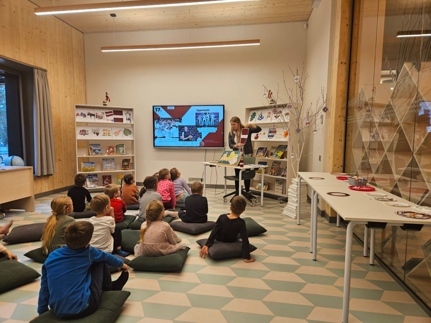 Ogres Centrālā bibliotēka īsteno lasīšanas veicināšanas programmu "Lasītrosme", kurā iesaistīties tika aicinātas visas Ogres novada izglītības iestādes, kā arī publiskās un skolu bibliotēkas.