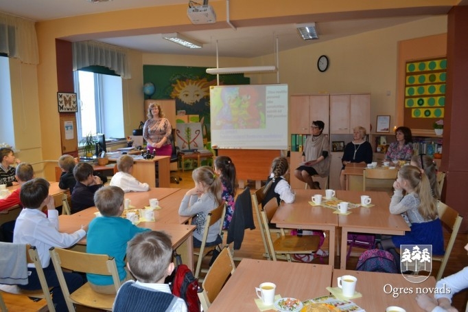 Ogres sākumskolas skolnieces pasaka tiek izdota grāmatā