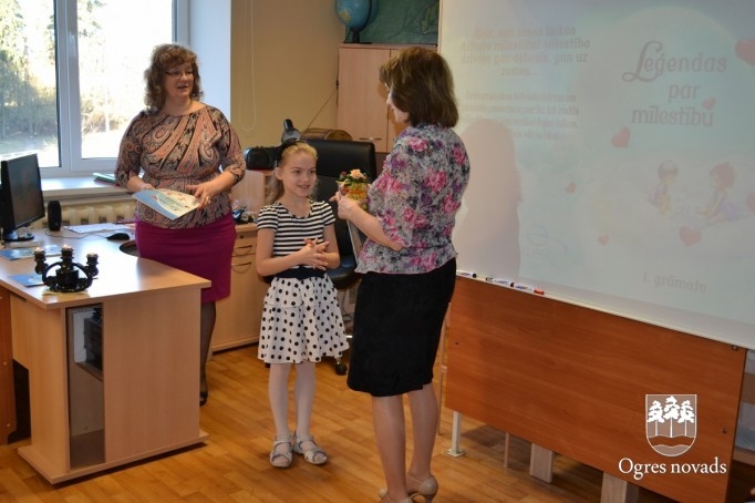 Ogres sākumskolas skolnieces pasaka tiek izdota grāmatā