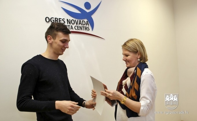 Ogres NSC lepojas ar saviem medaļniekiem