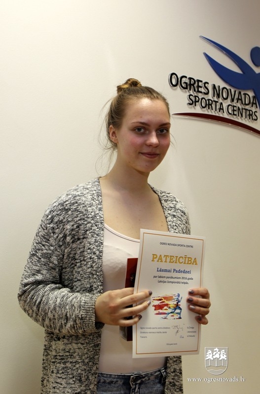 Ogres NSC lepojas ar saviem medaļniekiem