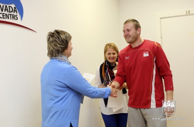 Ogres NSC lepojas ar saviem medaļniekiem