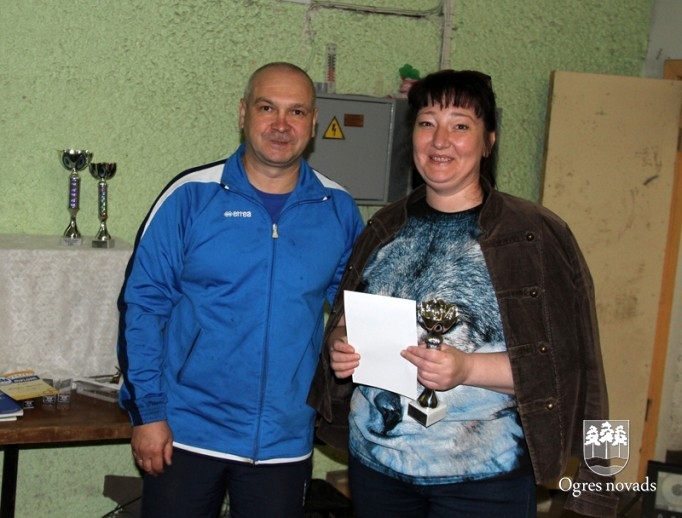 Ložu šaušanas sprintā uzvar Žiguļina-Klauža un Melnis