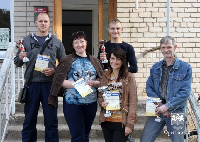 Ložu šaušanas sprintā uzvar Žiguļina-Klauža un Melnis