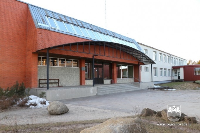 Skola, kurā uzmirdz pa kādai spožai zvaigznītei