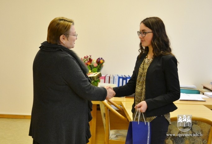 Talantīgās ogrēnietes iegūst konkursa balvas