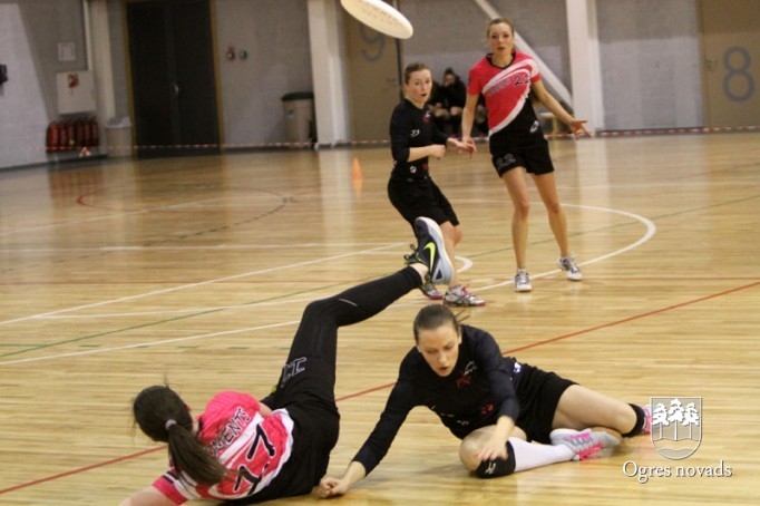 Ogres "Momenta" frisbijistes - Latvijas vicečempiones