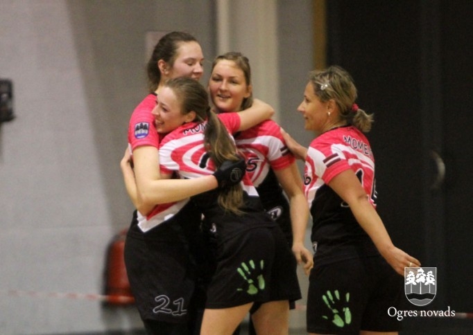 Ogres "Momenta" frisbijistes - Latvijas vicečempiones