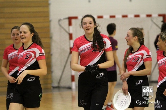 Ogres "Momenta" frisbijistes - Latvijas vicečempiones