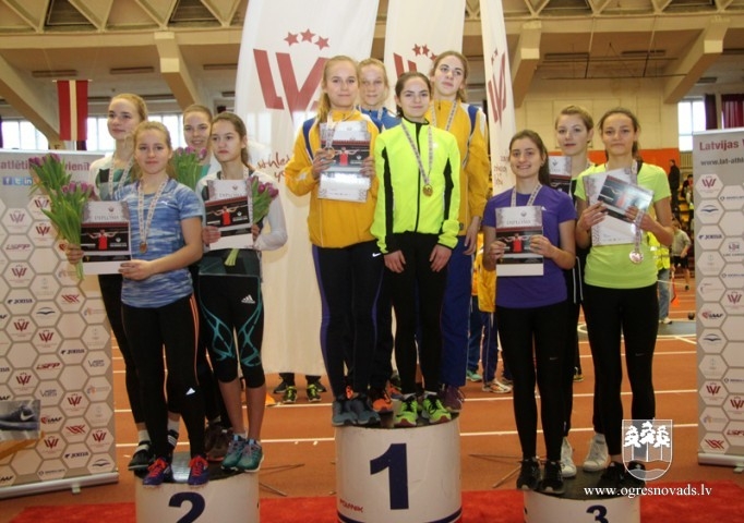 Ogres NSC vieglatlēti no Latvijas čempionāta atved 10 medaļas