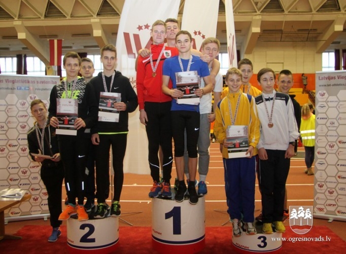 Ogres NSC vieglatlēti no Latvijas čempionāta atved 10 medaļas