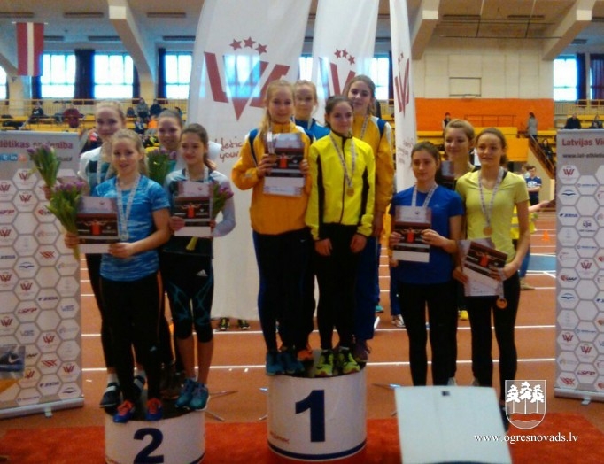 Ogres NSC vieglatlēti no Latvijas čempionāta atved 10 medaļas