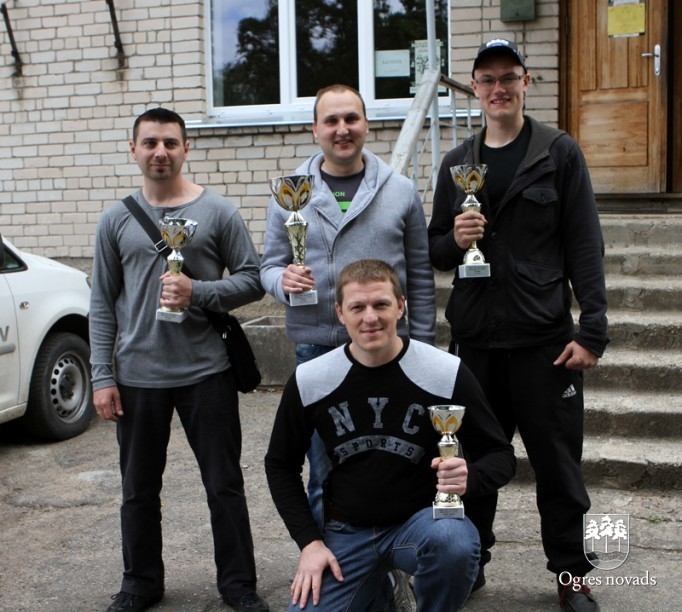Ogres NSC kausu šaušanā ar pistoli izcīna Arnis Birze