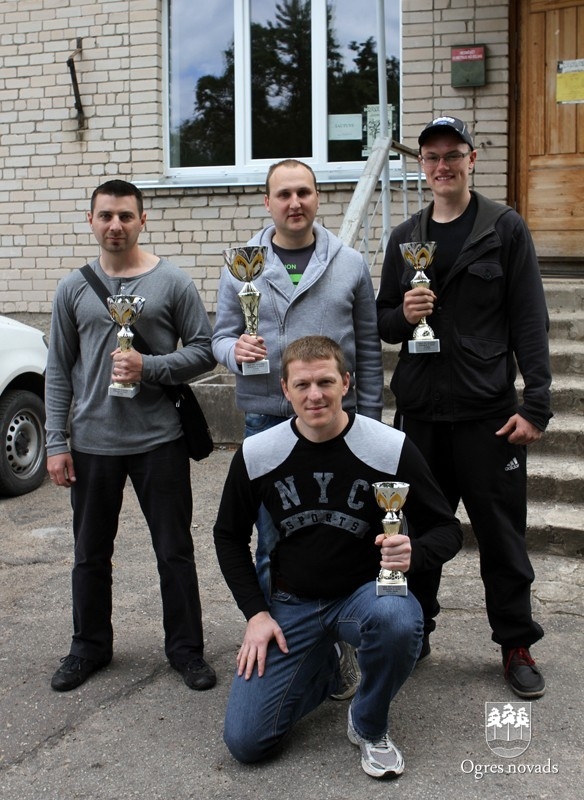 Ogres NSC kausu šaušanā ar pistoli izcīna Arnis Birze