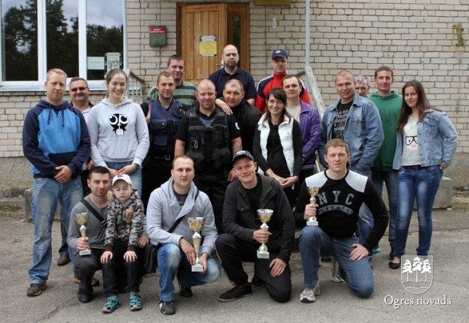 Ogres NSC kausu šaušanā ar pistoli izcīna Arnis Birze